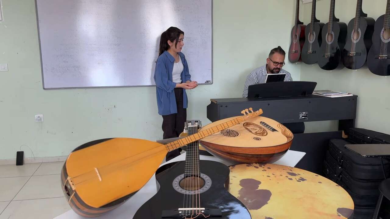 Semih öğretmen 9 gencin hayatına dokundu! Özlem’in yolu Konya’ya çıktı 7